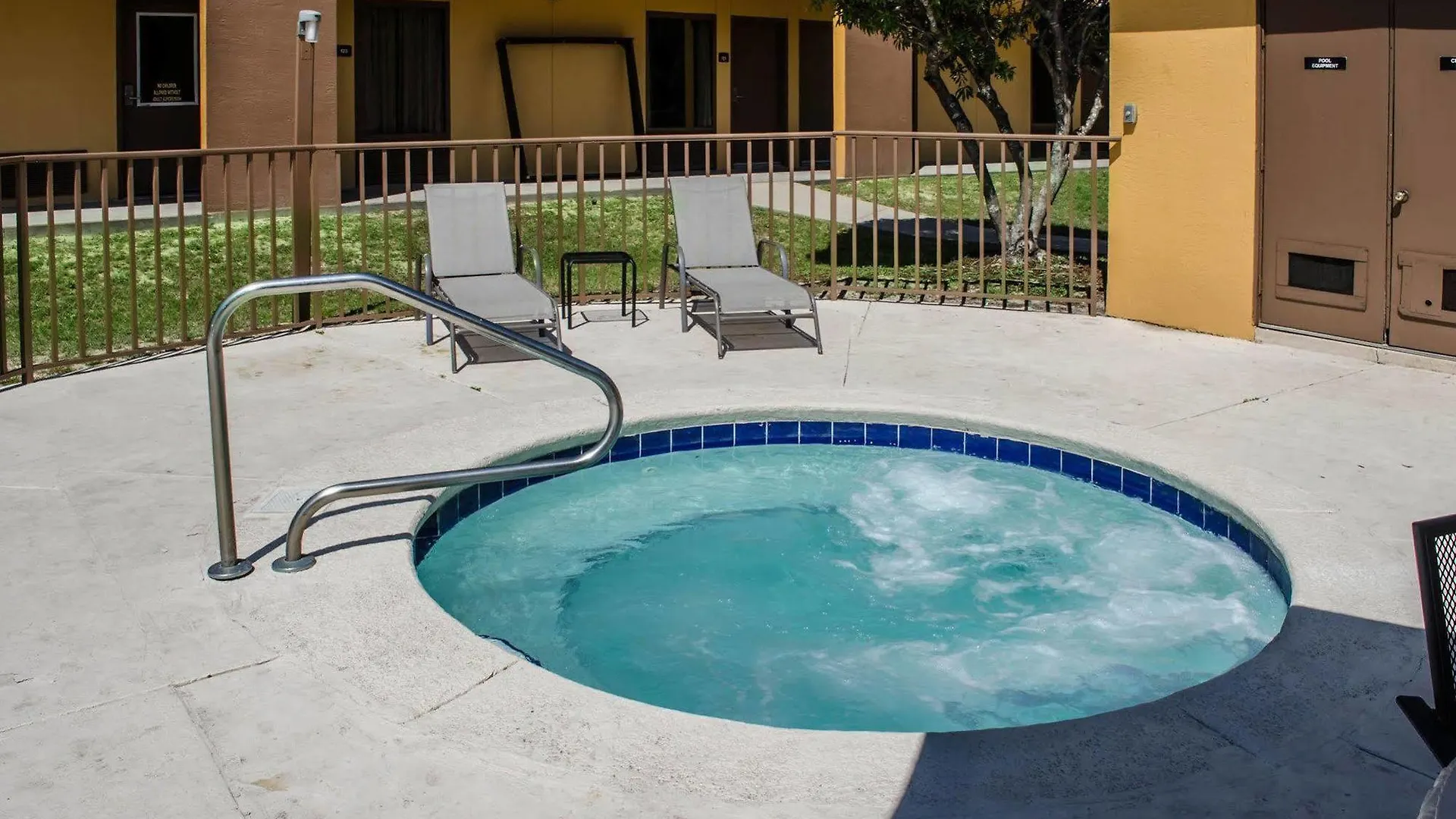 Days Inn By Wyndham Eglin Afb Niceville Hotel