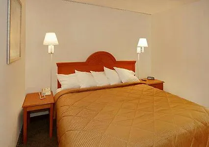 Days Inn By Wyndham Eglin Afb Niceville Hotel
